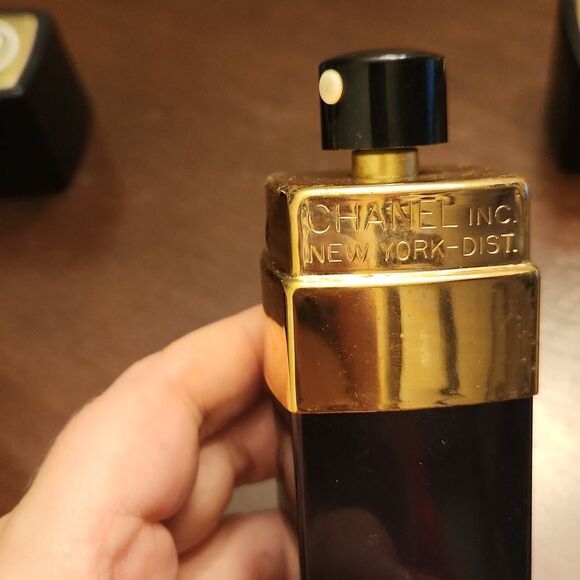 Chanel No 5 Eau De Cologne 2 Vintage Reusable Spray Bottle Cases 1.5oz Each - Picture 7 of 8